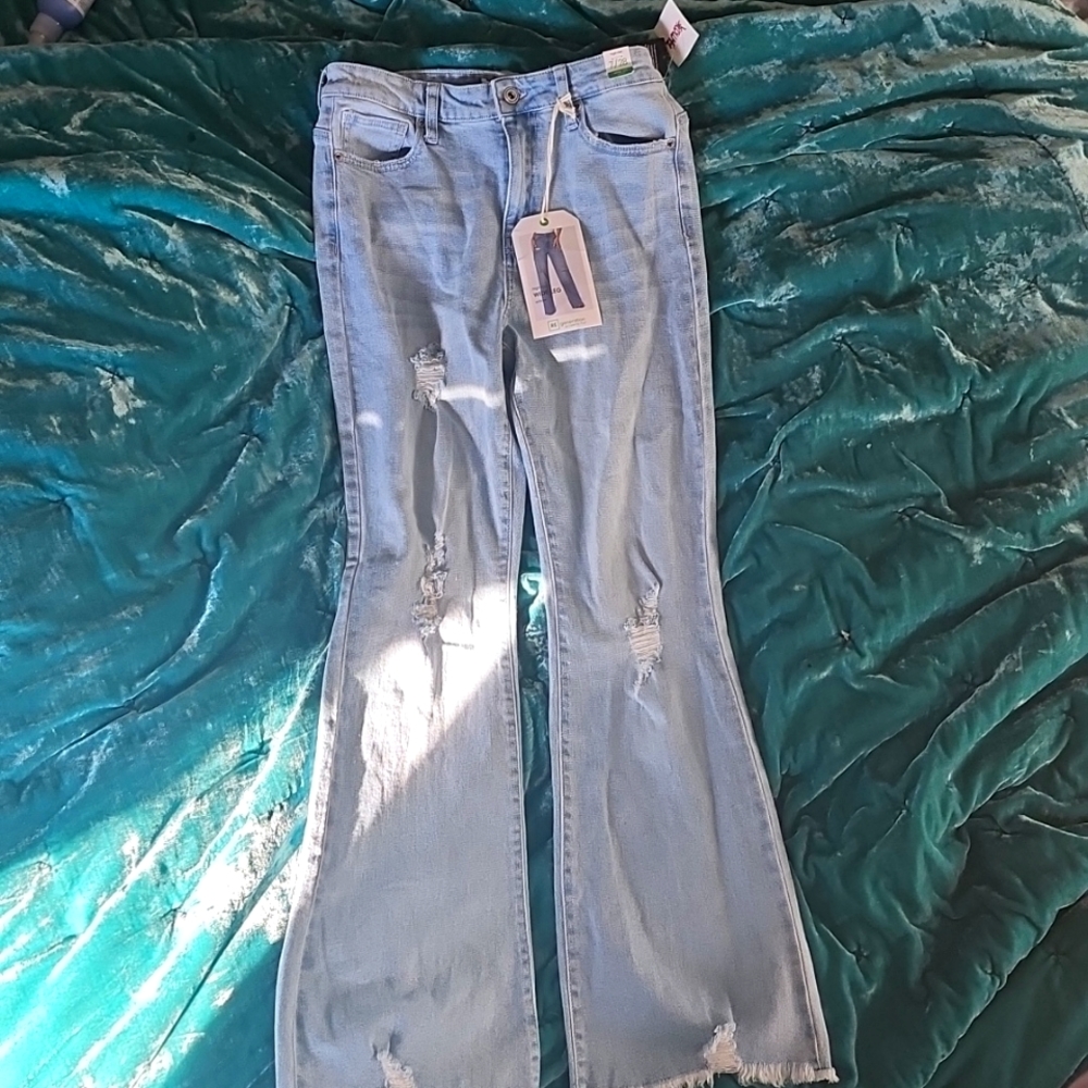 Regeneration by Celebrity Pink size 7 Willow wide leg distressed blue jeans